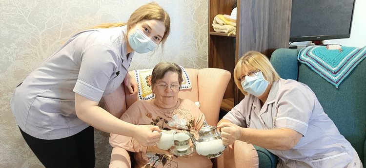 Dining through the decades – Kidderminster care home takes a trip down memory lane